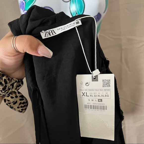 Zara Cropped Black Hooded Blouse - Picture 5 of 5